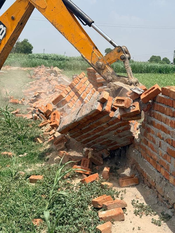 Image from: Illegal structures face bulldozer action in Sonepat