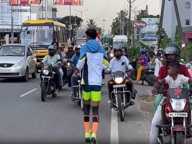 Image from: Keralam youth begins backwards run from Palakkad to Kashmir to raise anti-drug awareness
