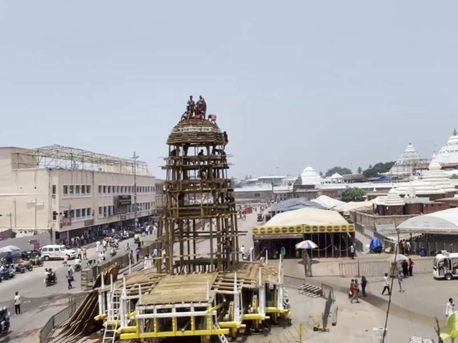 Image from: "One finds peace in doing god's work": Artisans put final touches on Jagannath Rath Yatra 2026 grand chariots