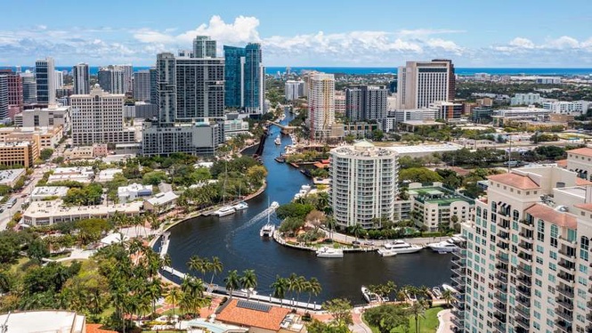Image from: In the US, this lively city in Florida is known as the ‘Venice of America’ (it even has gondola rides!)