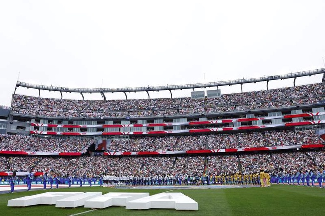 Image from: Influencer says American stewards at World Cup ‘a disgrace’ after reporting racist comments