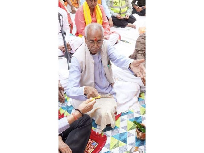 Image from: Ram Janambhoomi Trust General Secy Champat Rai and trustee Anil Mishra resign amidst Ram Temple embezzlement row: Sources