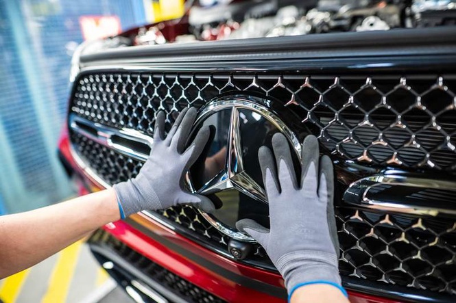 Image from: Mercedes tightens cost-cutting measures, special payment postponed