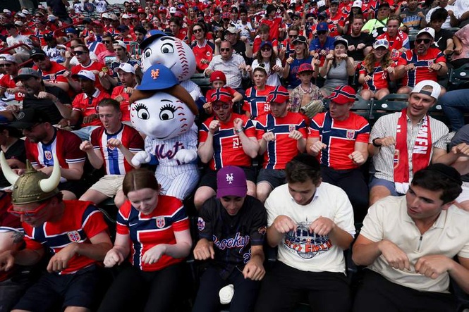 Image from: Incredible moment at New York Mets game as Norway fans turn up in numbers, treat fans to iconic row
