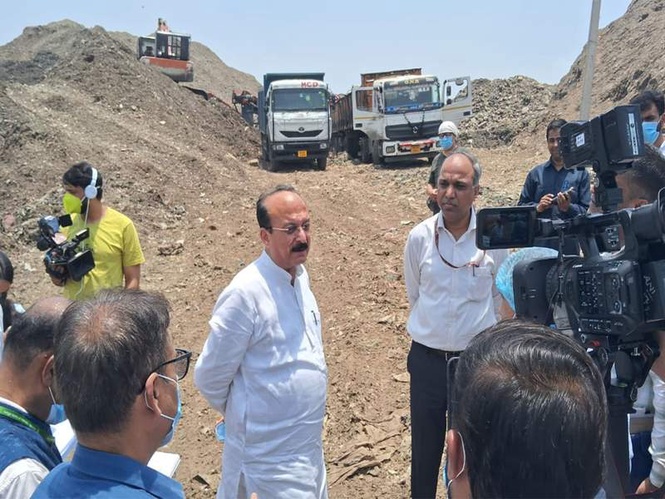 Image from: Delhi Urban Development Minister Ashish Sood reviews Ghazipur Landfill; Orders major push to accelerate legacy waste remediation
