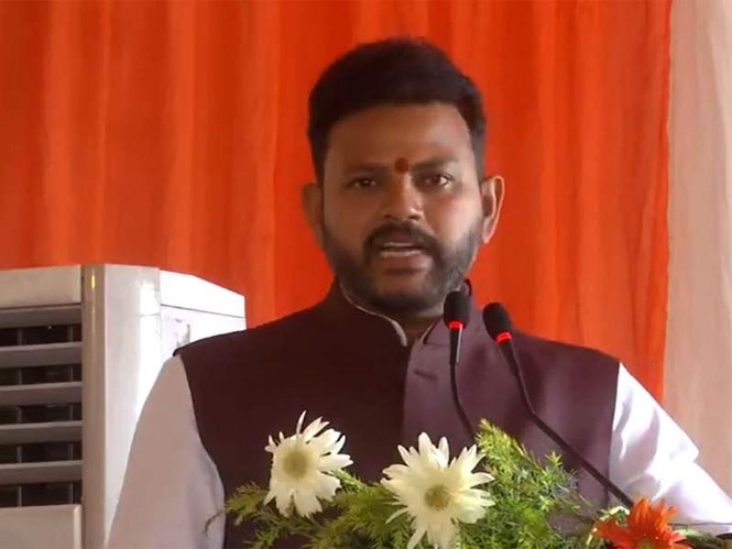 Image from: Union Civil Aviation Minister launches India’s first ’Easy Connect’ flight under hub-and-spoke model to boost global connectivity