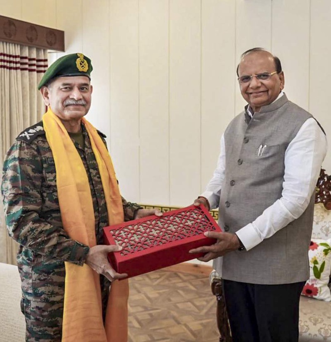 Image from: Army Chief, Ladakh L-G discuss stronger civil-military coordination
