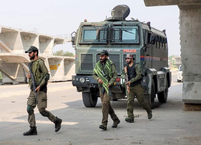 Image from: Kishtwar police-Army clash raises concern over anti-terror coordination
