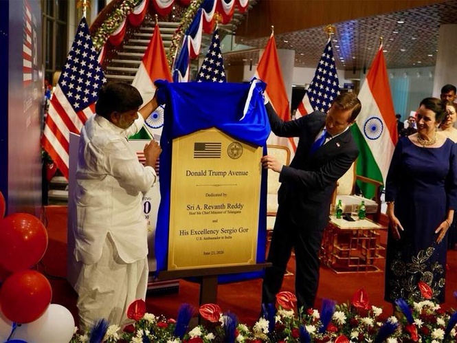Image from: Trump thanks India for naming road adjoining US Consulate in Hyderabad as "Donald Trump Avenue"