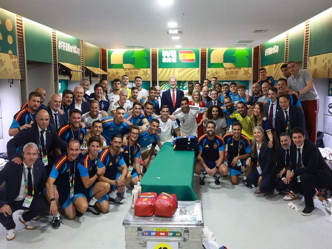 Image from: FIFA World Cup 2026: King Felipe VI of Spain congratulates La Roja after 1-0 win over Uruguay