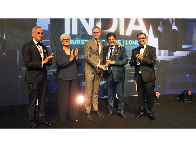 Image from: Piyush Goyal and UK-India FTA Negotiation Teams Honoured at 10th Anniversary of IGF UK-India Awards