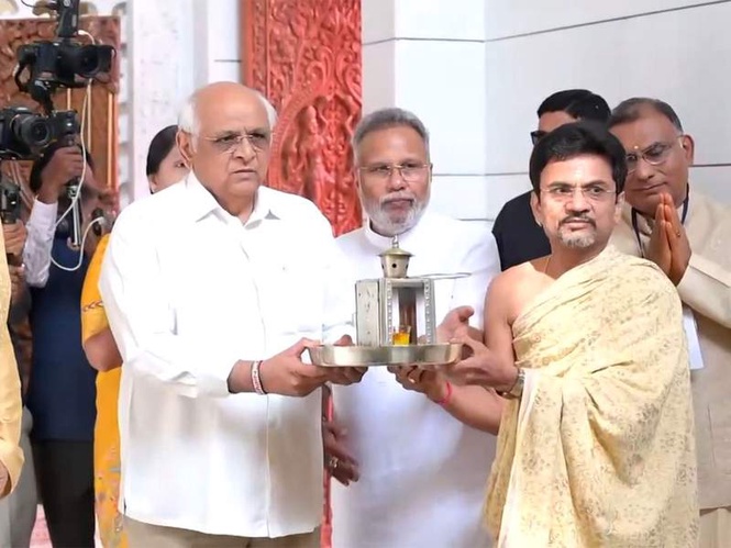 Image from: Gujarat CM Bhupendra Patel inaugurates Shri Nitya-Shanti Bhavan, attends consecration ceremony of Lord Munisuvrat Swami