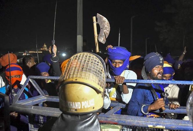 Image from: Over 150 Nihangs camping at Paonta Sahib gurdwara, say won’t leave until arrested members released