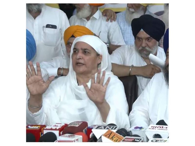 Image from: Former SGPC president Bibi Jagir Kaur calls for Sikh Unity, urges Jathedars to stay above political pressure