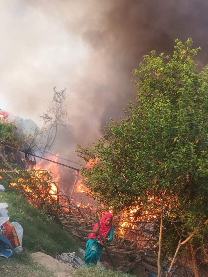 Image from: 29 migrant workers’ huts gutted in Una fire