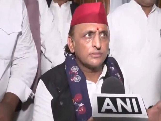 Image from: Akhilesh Yadav takes "Wealth comes first', 'faith later" dig at BJP