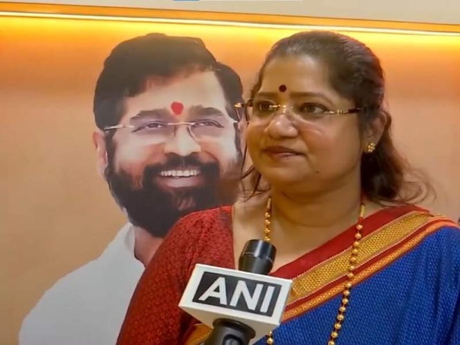 Image from: "Uddhav and Aaditya Thackeray are not in touch with their own MLAs and MPs": Shiv Sena MP Jyoti Waghmare slams Thackeray duo over party's second split