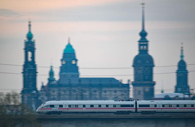 Image from: German rail operator warns against travel amid extreme heat