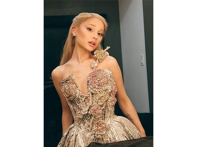 Image from: Ariana Grande sparks Ricky Alvarez reunion buzz