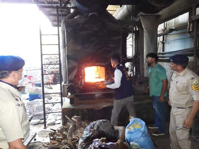 Image from: Mandi police destroy drugs to mark ‘Anti-Chitta Day’