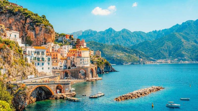 Image from: In Italy, this stunning hotel looks like a medieval town (dive into the site’s remarkable history and embark on the journey of a lifetime!)