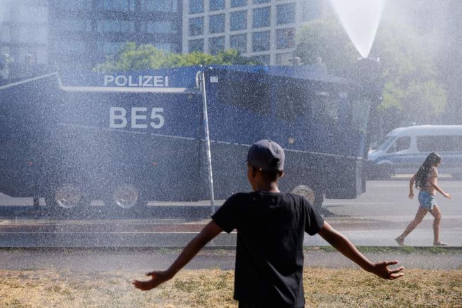 Image from: Germany shatters heat record for second day in a row
