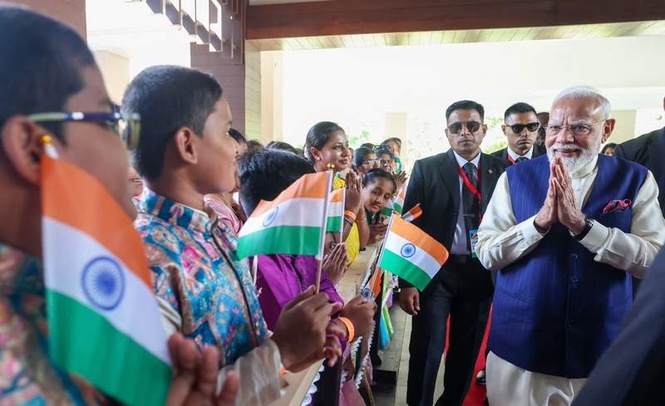 Image from: PM Modi receives grand welcome from Indian diaspora on arrival in Seychelles