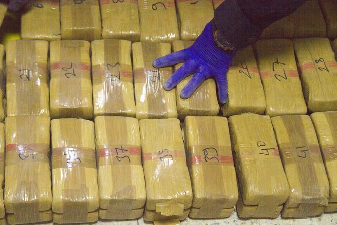 Image from: 3 kg heroin, China-made pistol seized in separate operations