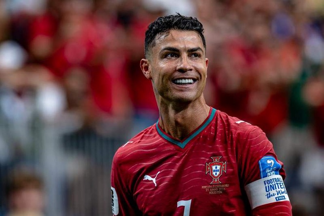 Image from: Cristiano Ronaldo behind only Lionel Messi on remarkable World Cup list after Portugal appearance
