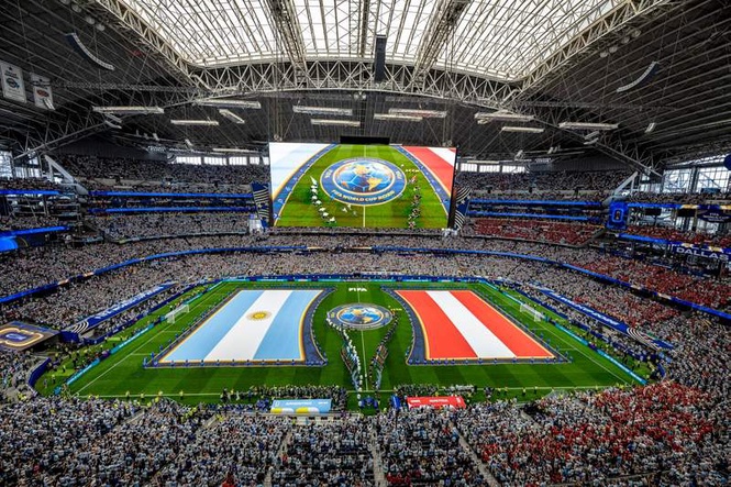 Image from: Presenter admits he was ‘blown away’ after visiting American World Cup stadium