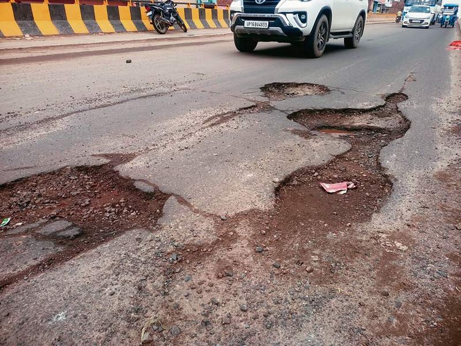 Image from: Mandi Gobindgarh residents get potholes filled at own cost