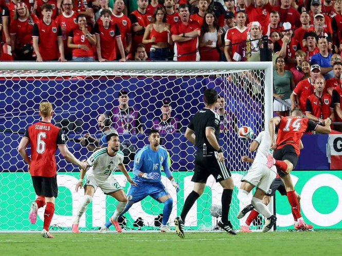 Image from: FIFA World Cup 2026: Last-gasp Austria break Iran hearts as six-goal thrilling tie with Algeria sends both teams into knockouts