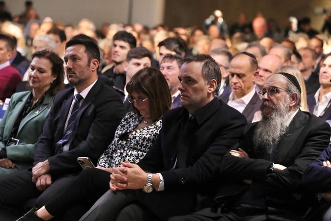 Image from: Argentinian Cabinet chief resigns amid corruption allegations