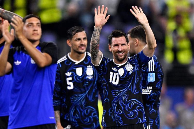 Image from: Lionel Messi breaks 56-year World Cup record with goal in Argentina’s win over Jordan
