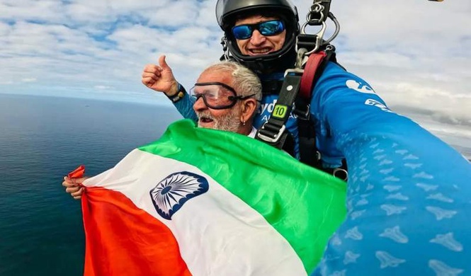 Image from: ’Darta kaun hai?’ Haryana grandfather goes skydiving from 18,000 ft in Australia, yells ’Jai Bharat!’