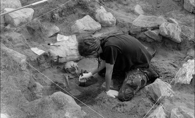 Image from: Archaeologists Thought They Had Found Ancient Tools in a 2,000-Year-Old Scottish Grave, They Turned Out to Be Human Bones