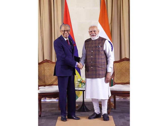 Image from: PM Modi meets Mauritius counterpart, discusses cooperation in skilling, defence, energy