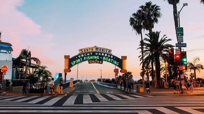 Image from: In the United States, this is the perfect West Coast destination for football fans this summer (follow the World Cup with fellow supporters!)