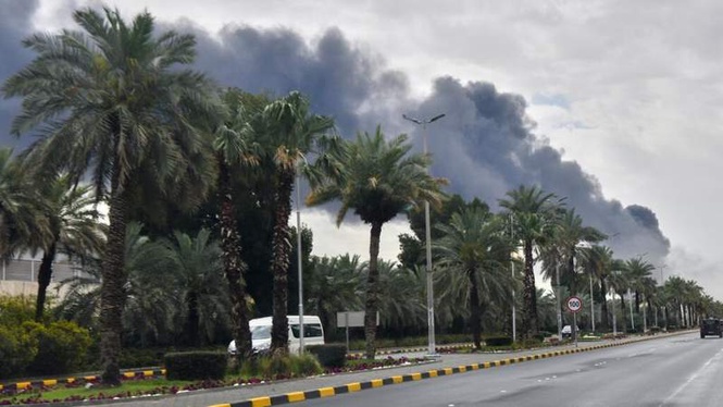 Image from: Iran attacks Bahrain and Kuwait, threatens to halt talks after fresh US strikes
