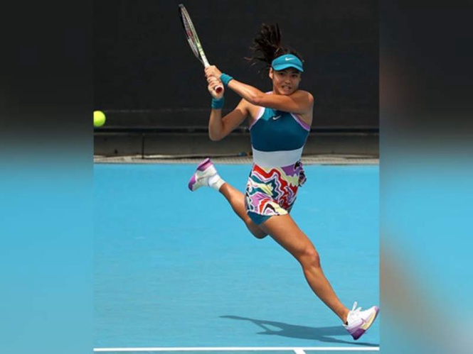 Image from: Emma Raducanu withdraws from Wimbledon after scans reveal stress fracture