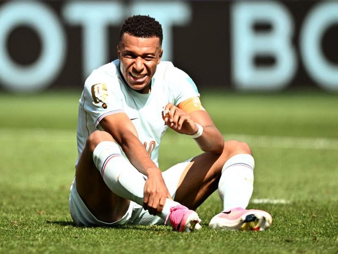 Image from: FIFA World Cup 2026: Brazilian legend Ronaldo praises Messi, compares Mbappe to his prime self
