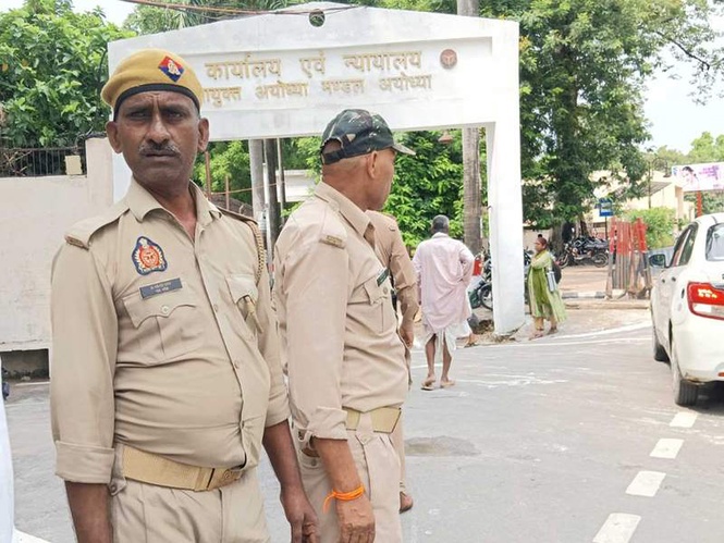 Image from: UP: 8 accused in Ram Mandir donation embezzlement case to appear before Ayodhya court today; Bar Association to decide on defending them