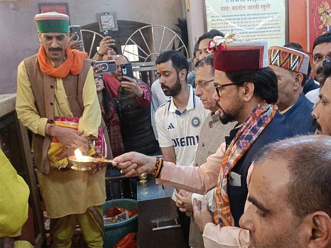 Image from: Himachal Pradesh: Anurag Thakur offers prayers at Shimla's Jakhu Temple; joins tree plantation drive