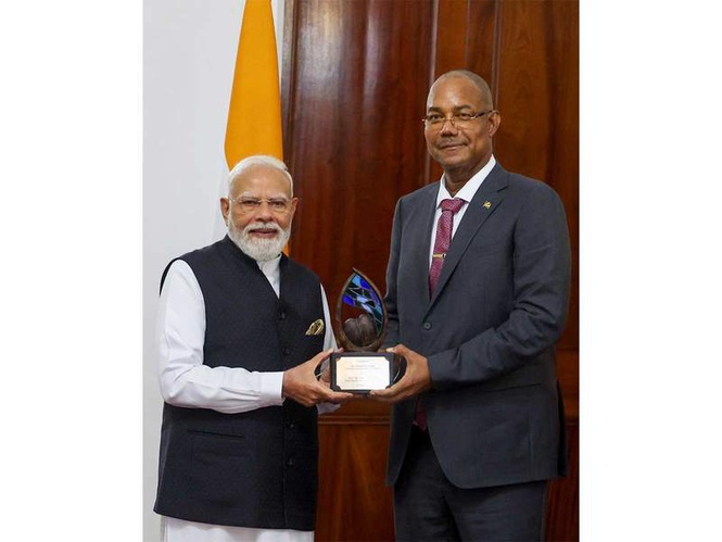 Image from: ’Steering the climate tide’: Why PM Modi received Seychelles’ ’Guardian of the Blue Horizon’ award