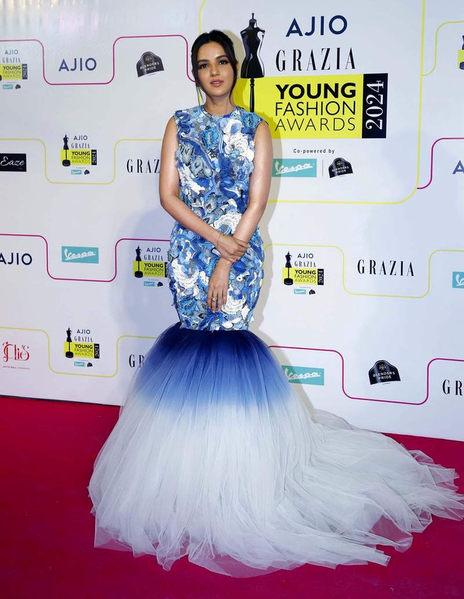 Image from: Jasmin Bhasin hospitalised in Dubai, diagnosed with Terminal Ileitis