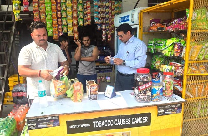 Image from: Rohtak administration in Haryana steps up vigil to check food labelling violations