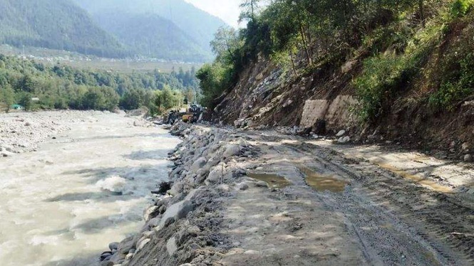 Image from: Teenage girl from UP’s Bijnor drowns in Manali; body fished out of Beas after hours