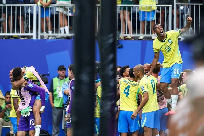 Image from: Martinelli the late hero as Brazil fight back to down Japan
