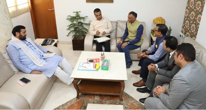 Image from: CM meets Flipkart CEO; talks held on strengthening tie-up with Haryana