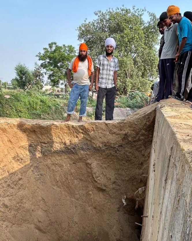 Image from: Fresh breach reported in Upper Bari Doab Canal within a week
